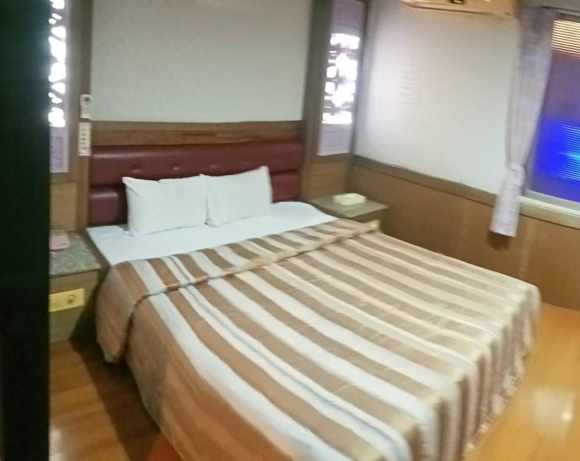 Love Boat Motel Chaozhou Extérieur photo